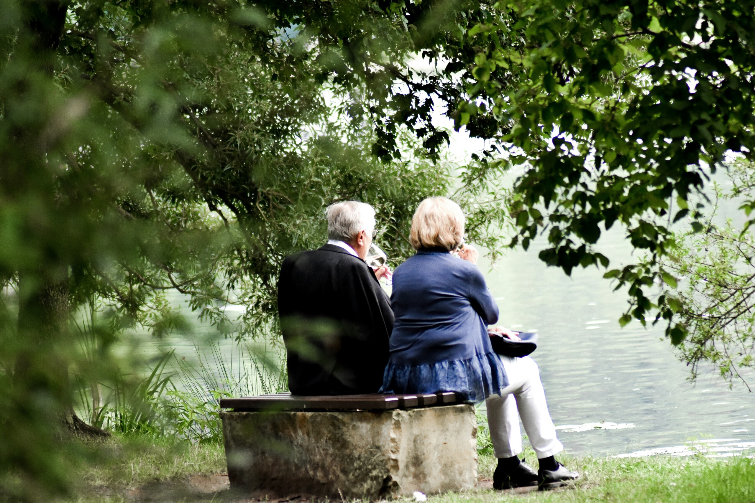 Will We Know Our Loved Ones in Heaven? Scripture, Near-Death Evidence, and the Case for Hope