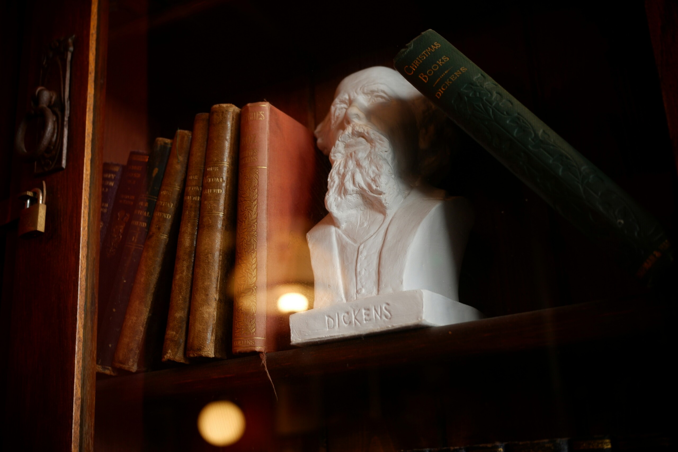 How Dickens Helps Me Read the Prophets: Contributions of <em>Bleak House</em> to Engaging Scripture